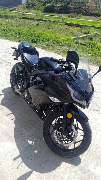 dual cylinder 400cc brand new bike ha koi km ni ha