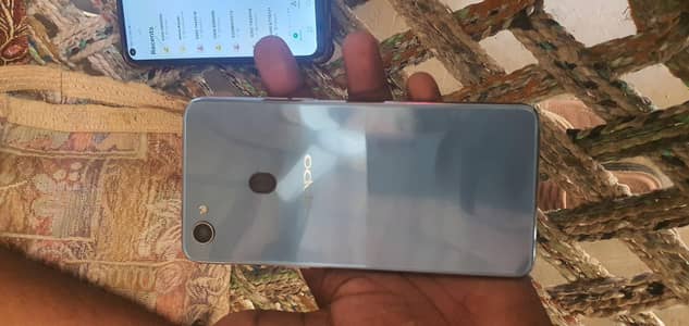 4/64 GB all ok just back change or baki all working ok phone urgent sa