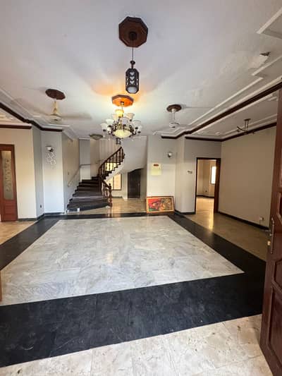 DEFENCE 500 YARDS BUNGALOW FOR RENT