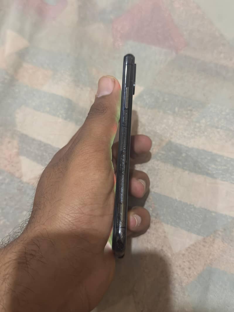 iphone xs 3