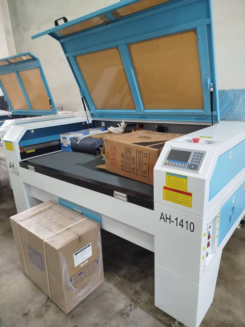 Laser cutting machine 4