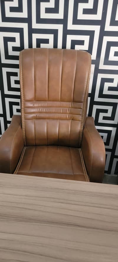 premium Quality table and chair