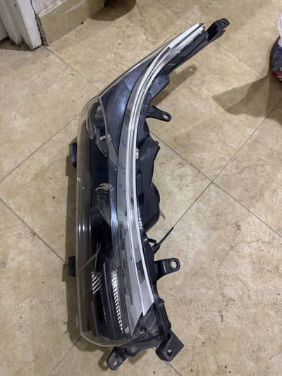 Toyota gli 2017 model old shape headlights and bumpers