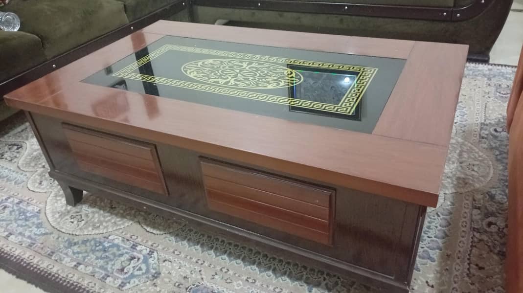 Center table 0