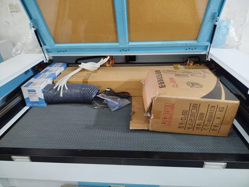 Laser cutting machine 6