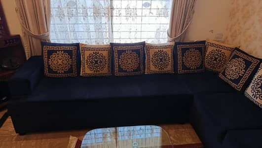L shaped sofa good condition