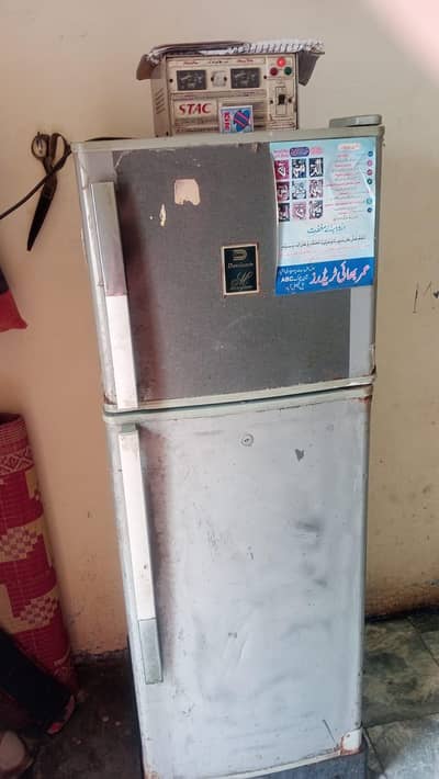 Dawlance refrigerator medium size urgent cell. call kar k rabta kare