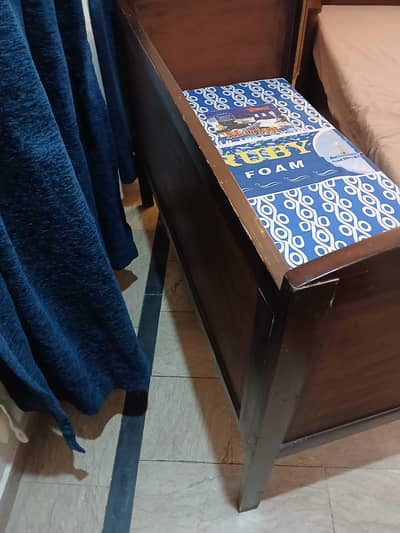 baby cot. slightly damaged and used baby cot for sale