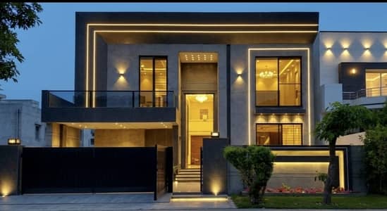 Luxurious 1 Kanal Brand New House For Sale