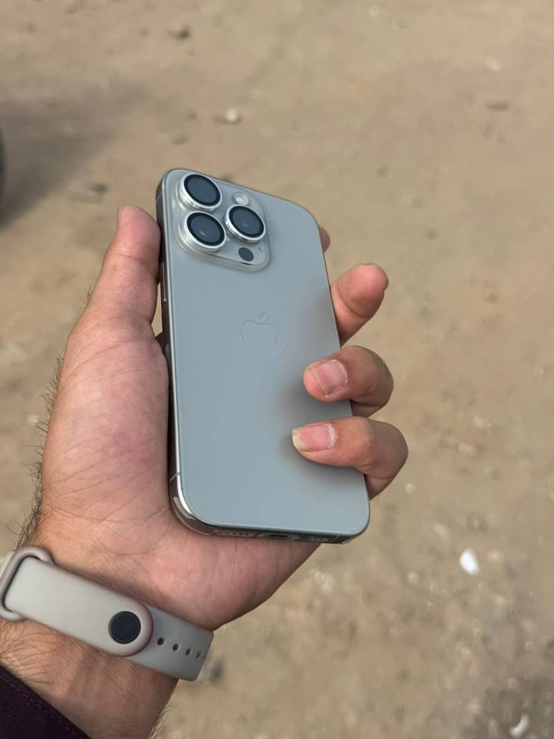 iphone 15 pro 2