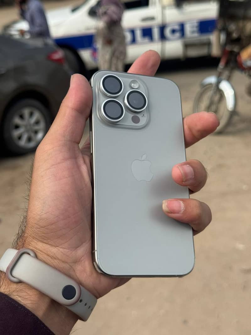 iphone 15 pro 4