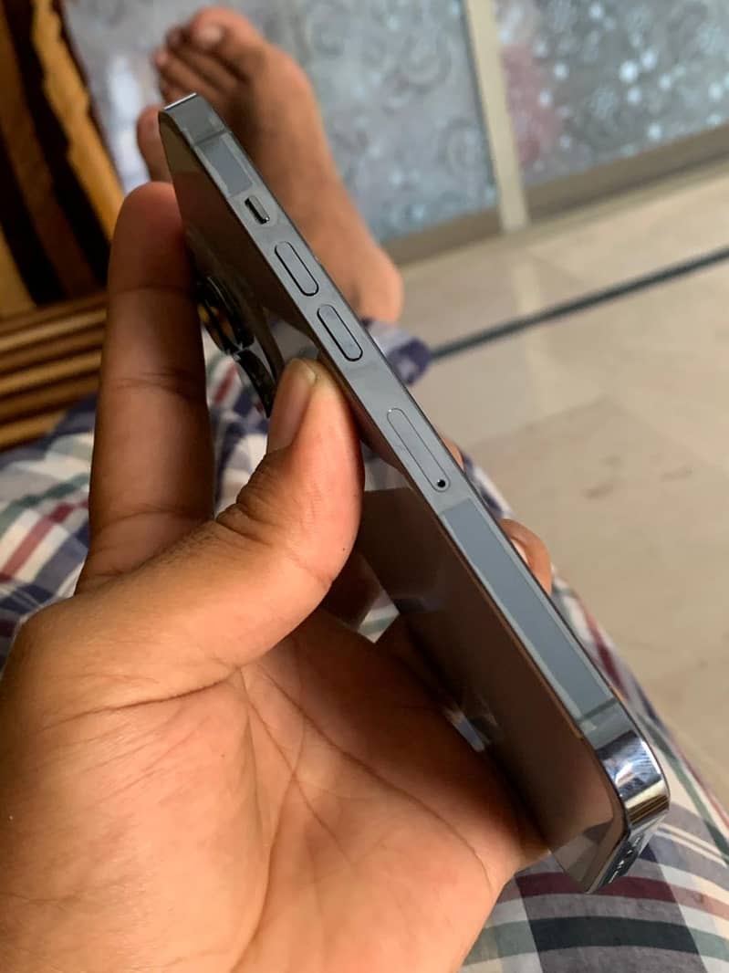 Apple iPhone 13 Pro 1