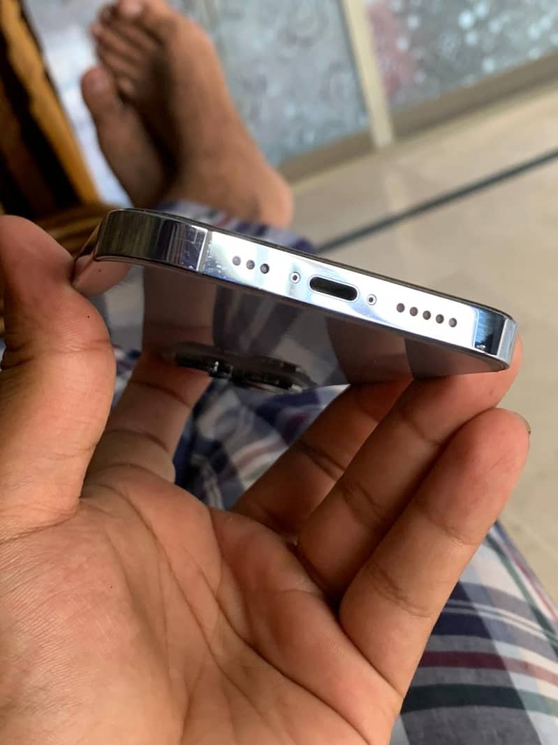 Apple iPhone 13 Pro 3