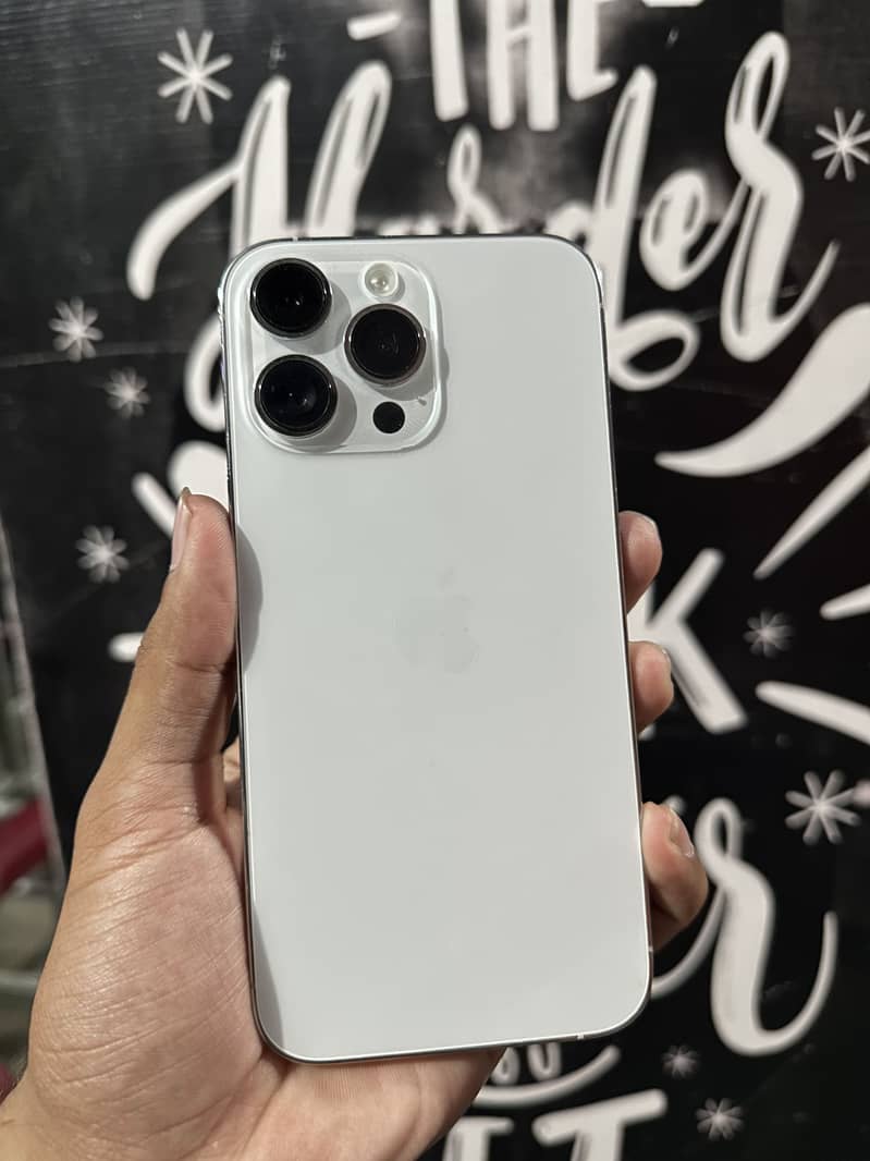 iPhone 14 Pro Max 1