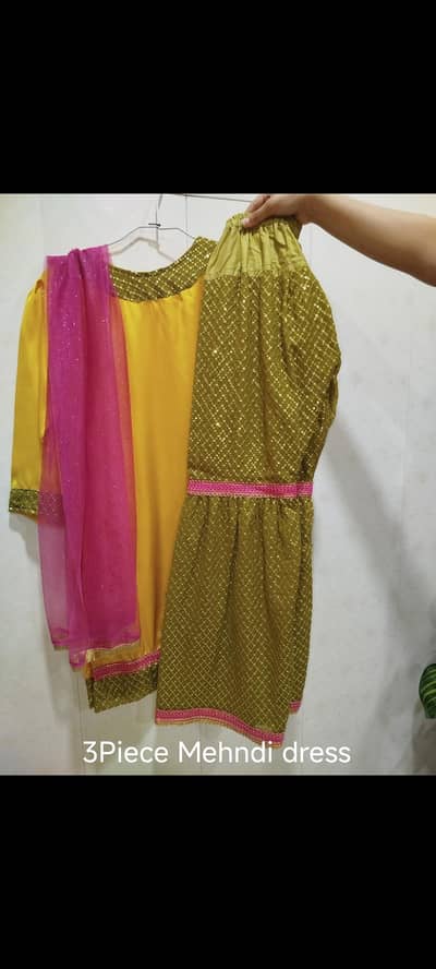 Small size Mehndi dress (Age: 10-15 years)