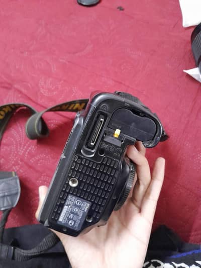 This is nikon D1700 (price negotiable)