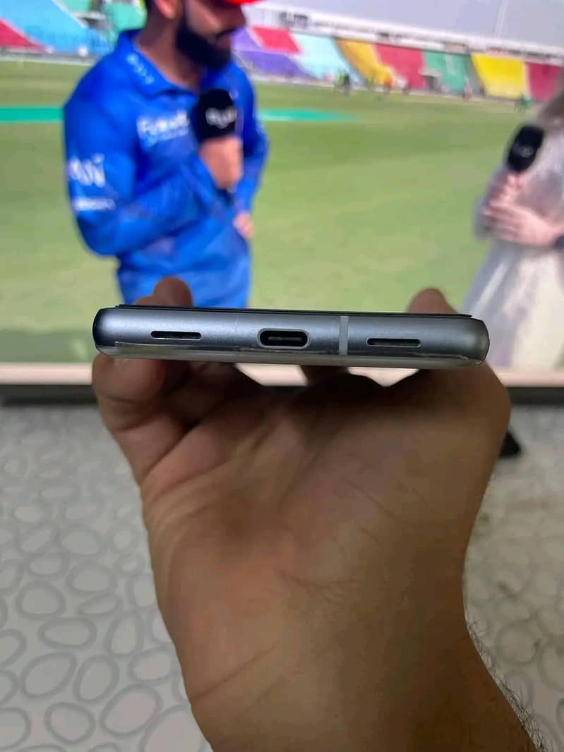 Google Pixel 7A 5