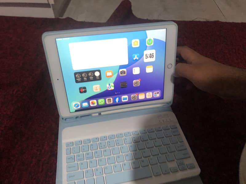 iPad 8 generation 128GB 4