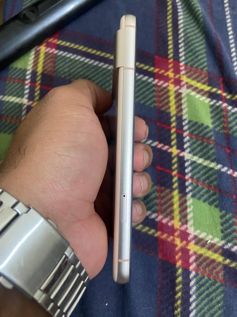 Google pixel 8 3