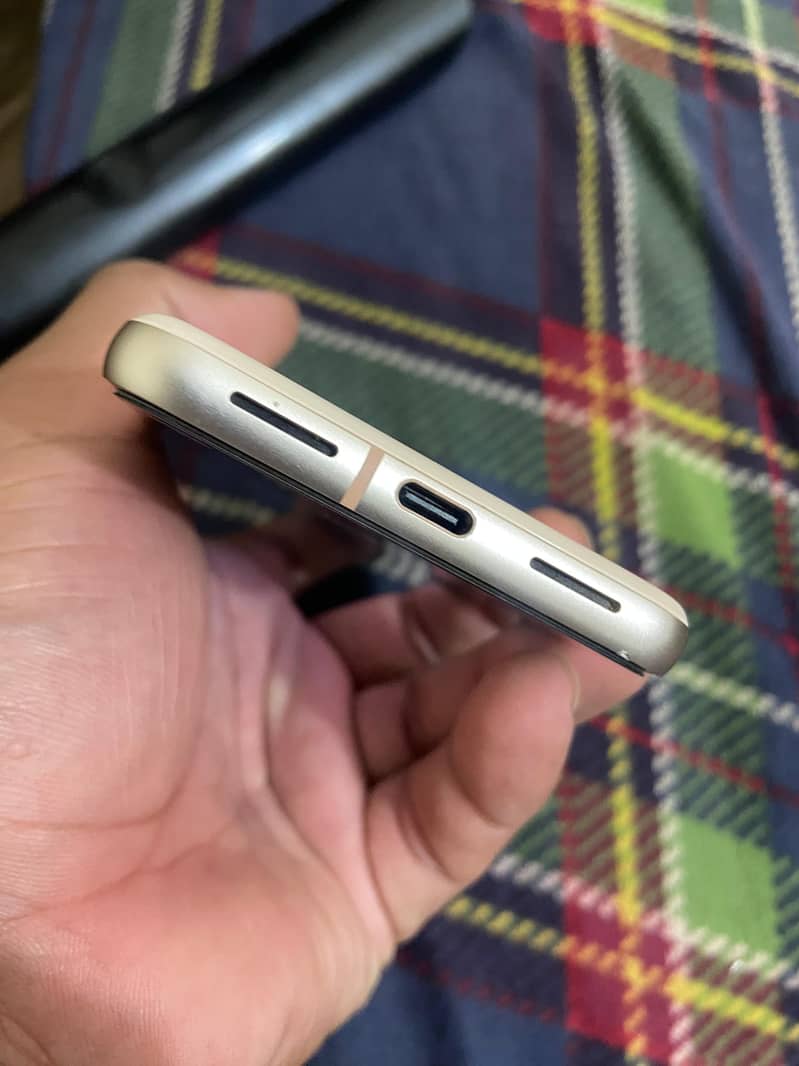 Google pixel 8 5
