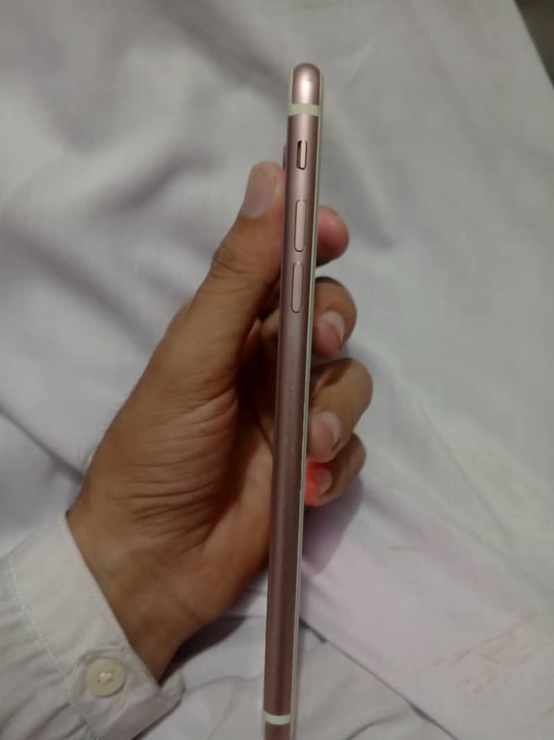 Apple iPhone 7 Plus 2