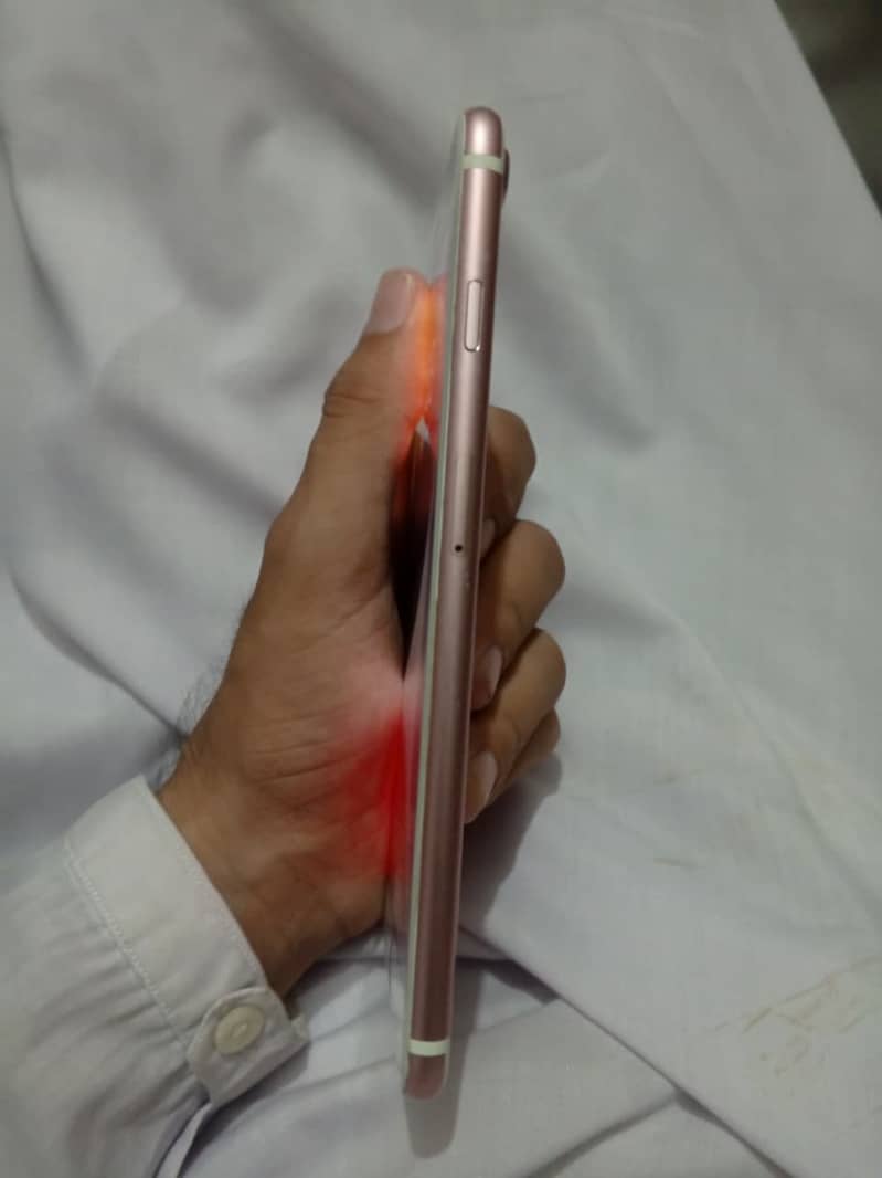 Apple iPhone 7 Plus 3