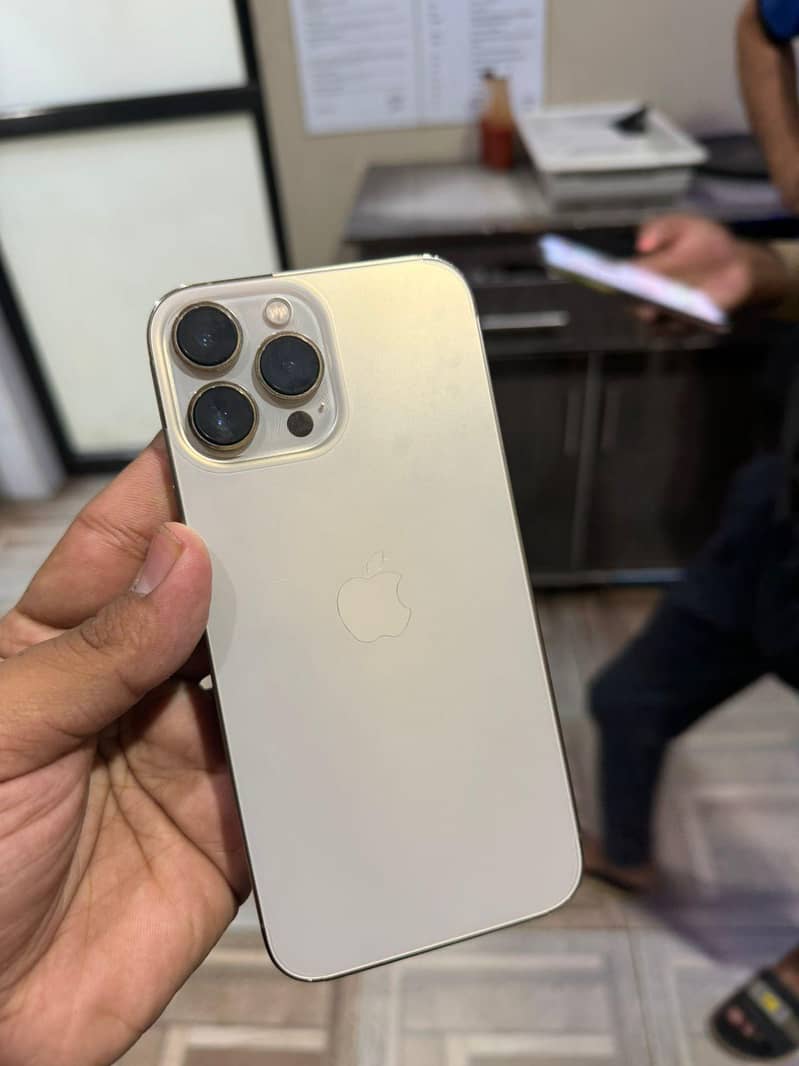 Iphone 13PRO MAX 5