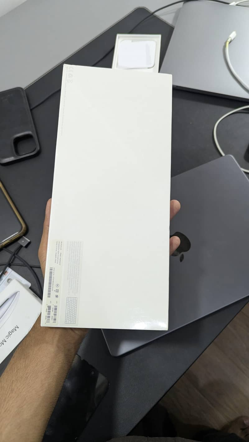 Magic Keyboard Box pack 1