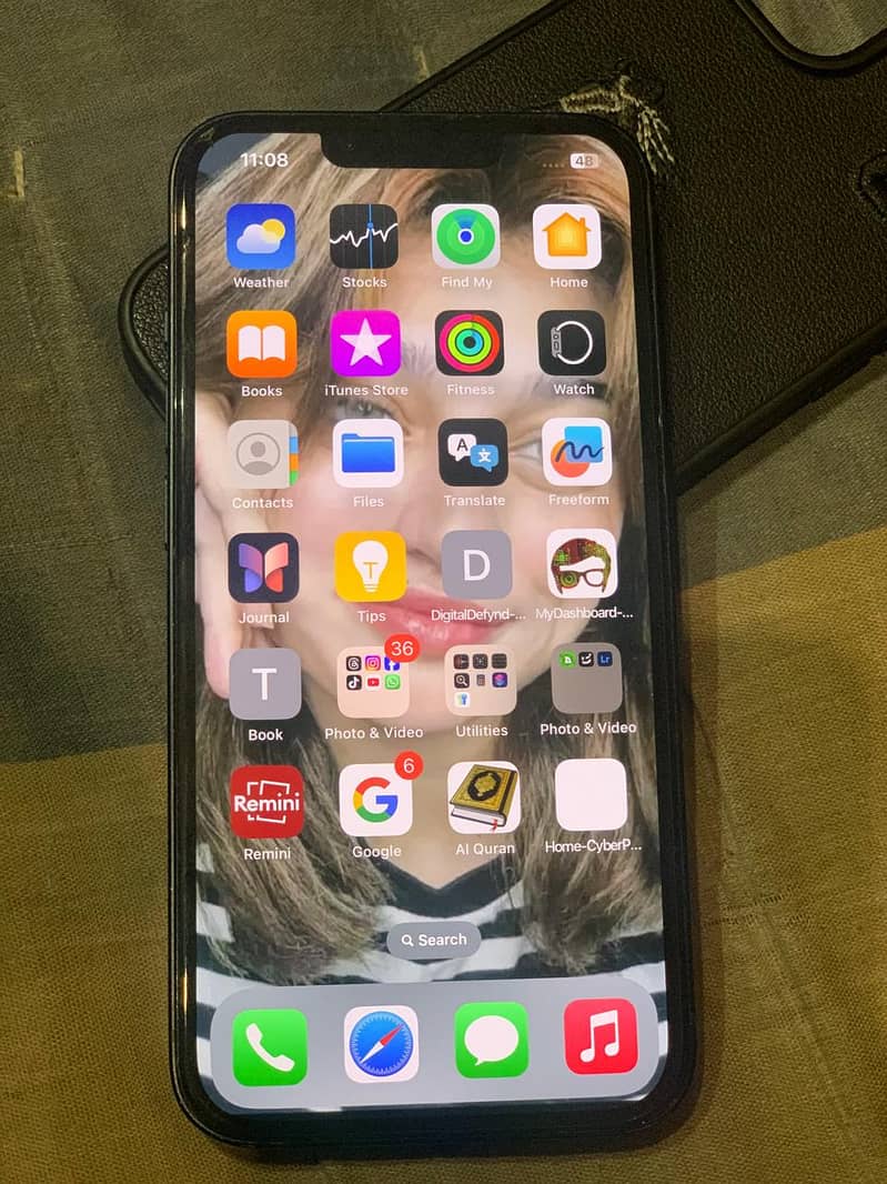 Apple iPhone 13 1