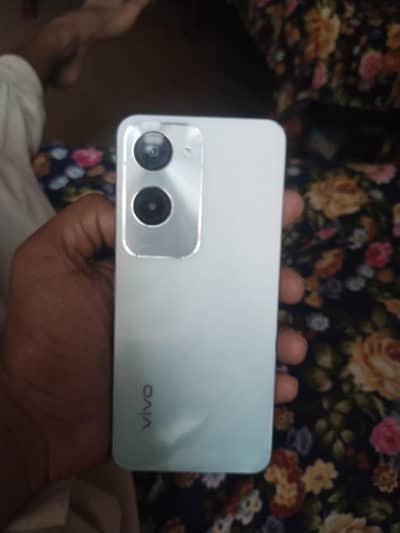 vivo y18 10/10 4 128gb