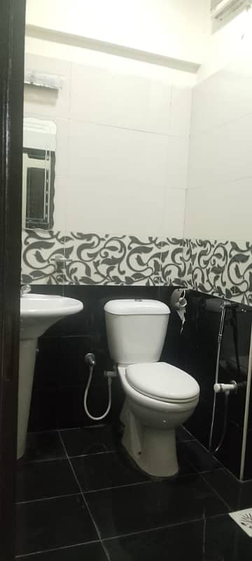 1o1 Tower flat available for rent in g-11 Islamabad