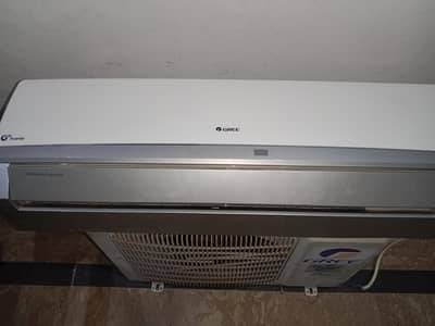 Gree 1 ton Dc inverter Heat and cool
