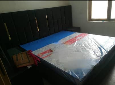 king size bed 9/10 condition one hand use ,