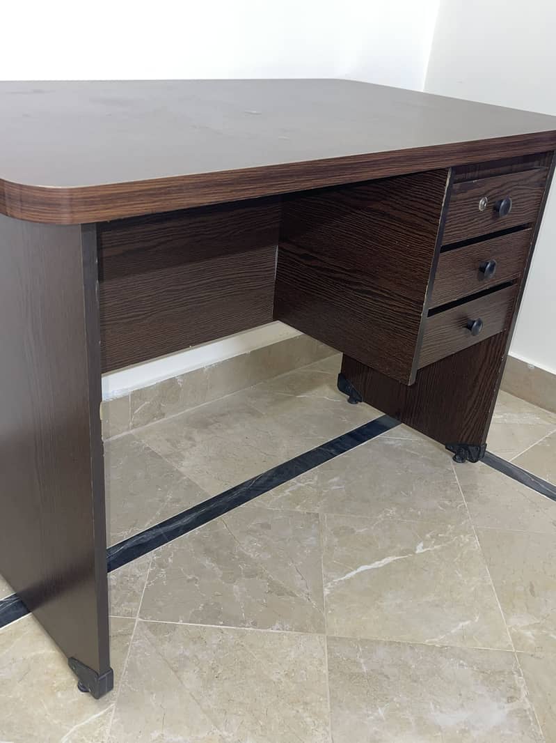 Study Table with 3 Drawers 1