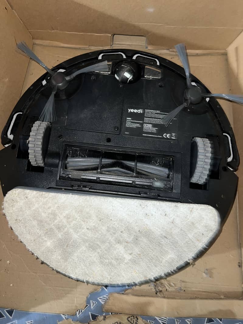 Yeedi automatic Vacuum Robot 4