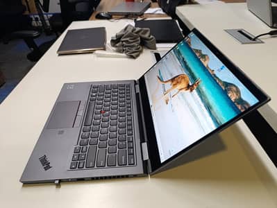 X-1 ThinkPad Yoga 10th Generation (Aluminium + Platinum Chasis)