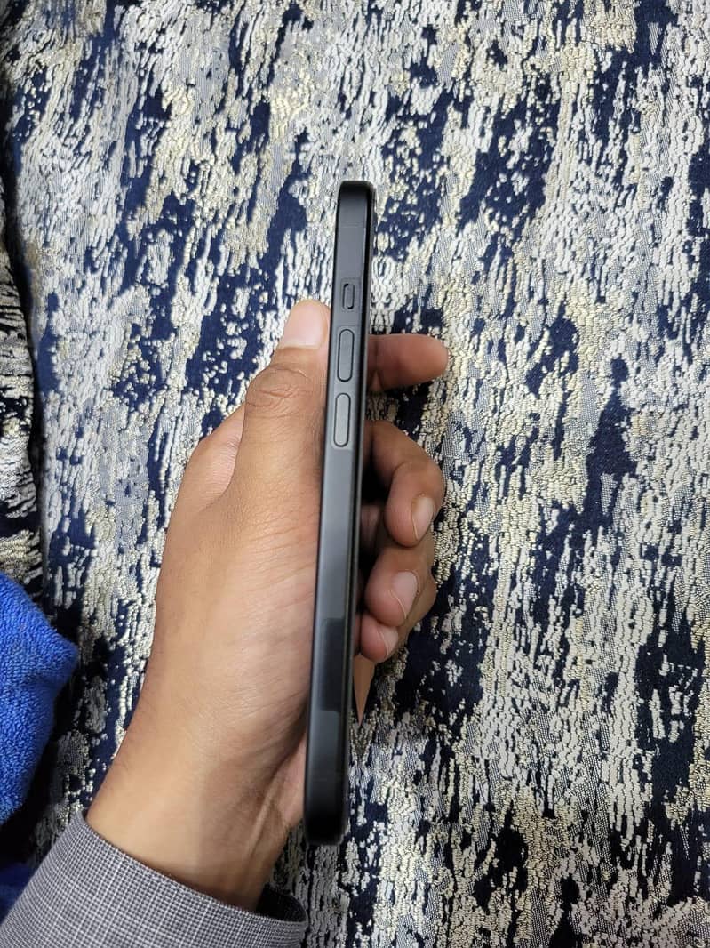 iphone 15jv 4