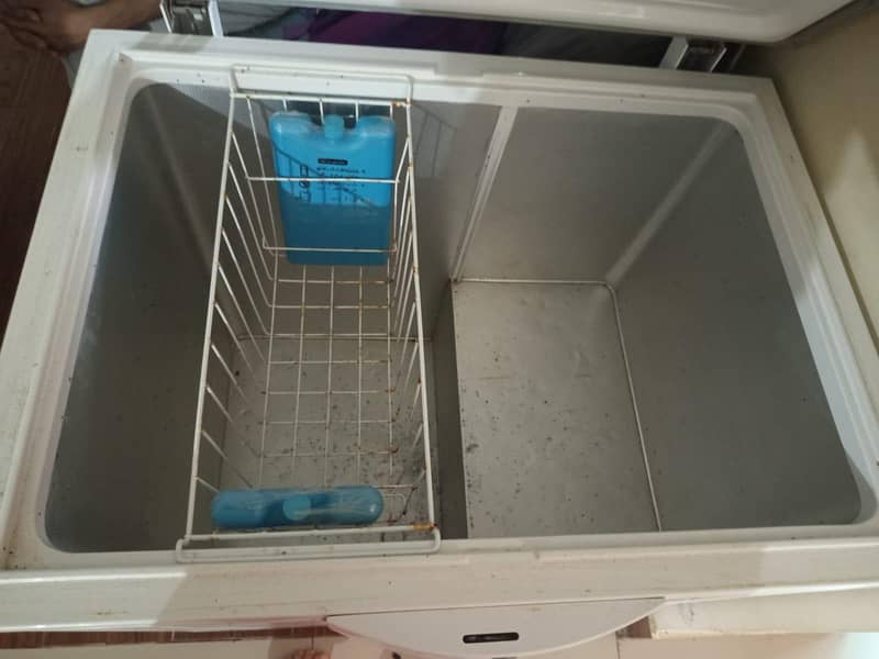 Dawlance deep freezer 4