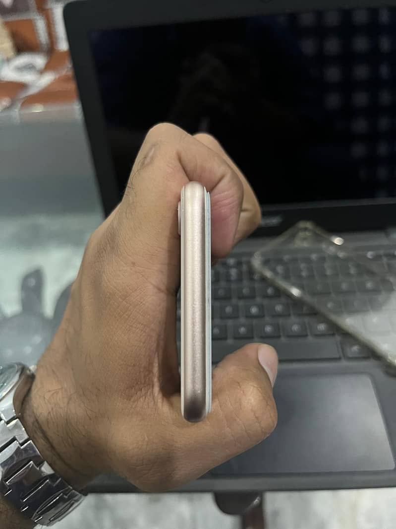 Apple iPhone 8 4