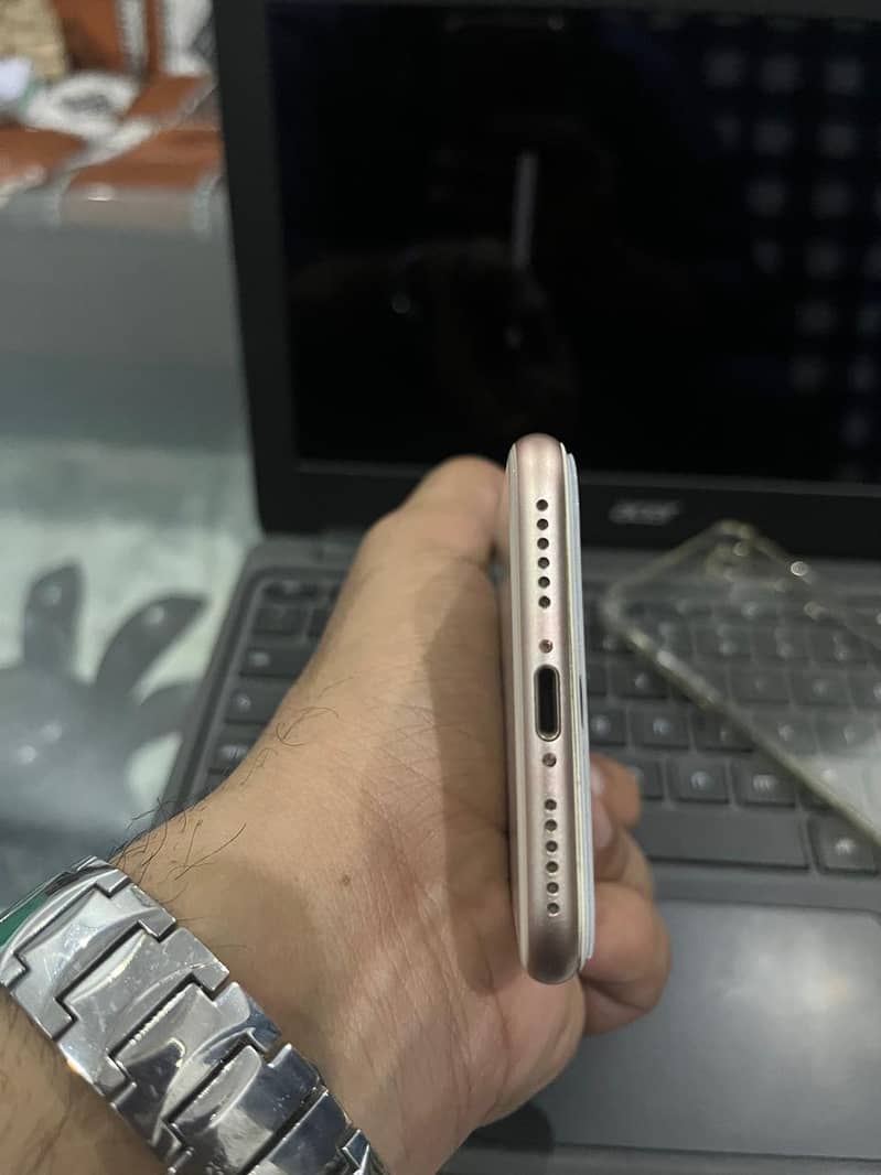 Apple iPhone 8 5
