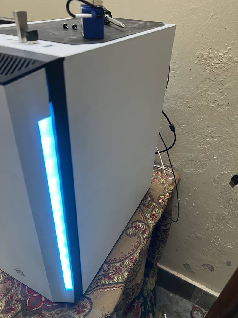 Aa Tigers white gaming pc casing - Computer Components - 1114516400