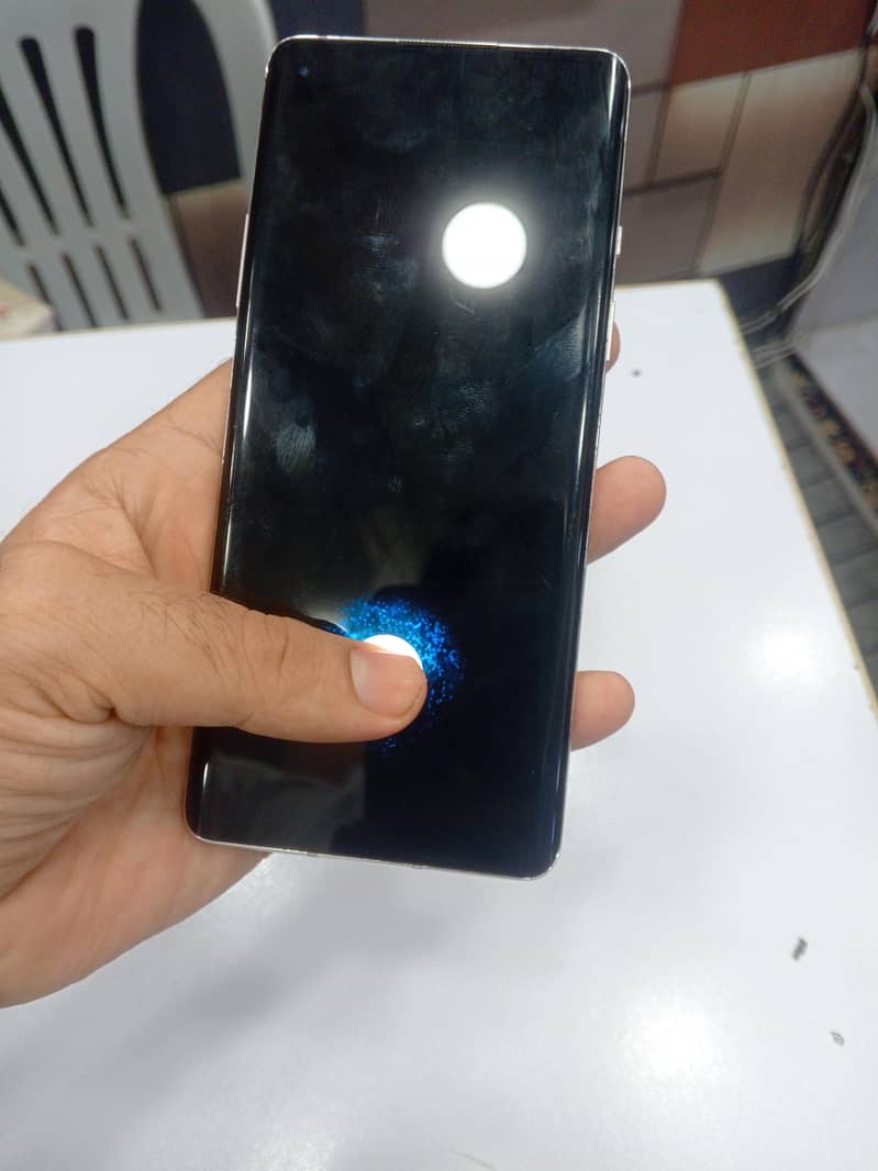 one plus 8 edge screen 2