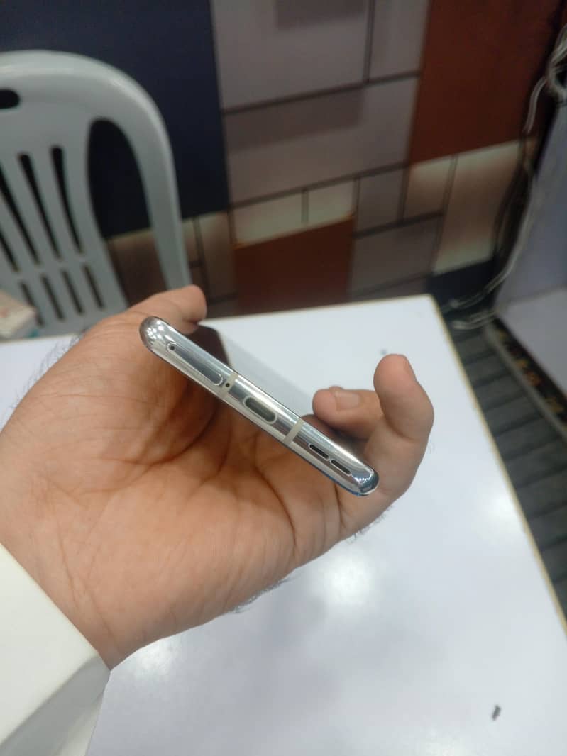 one plus 8 edge screen 4