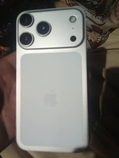 i phone xr convert 17 pro