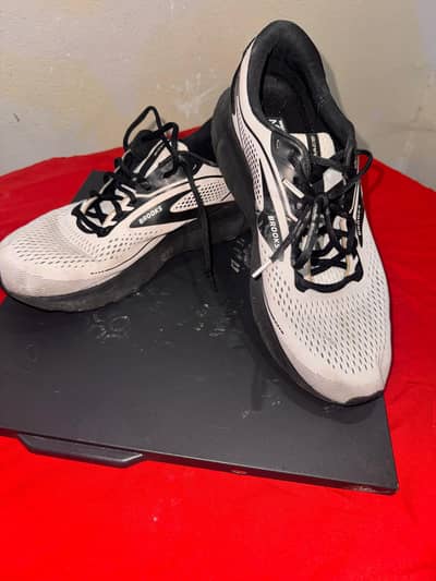 Brooks shoes