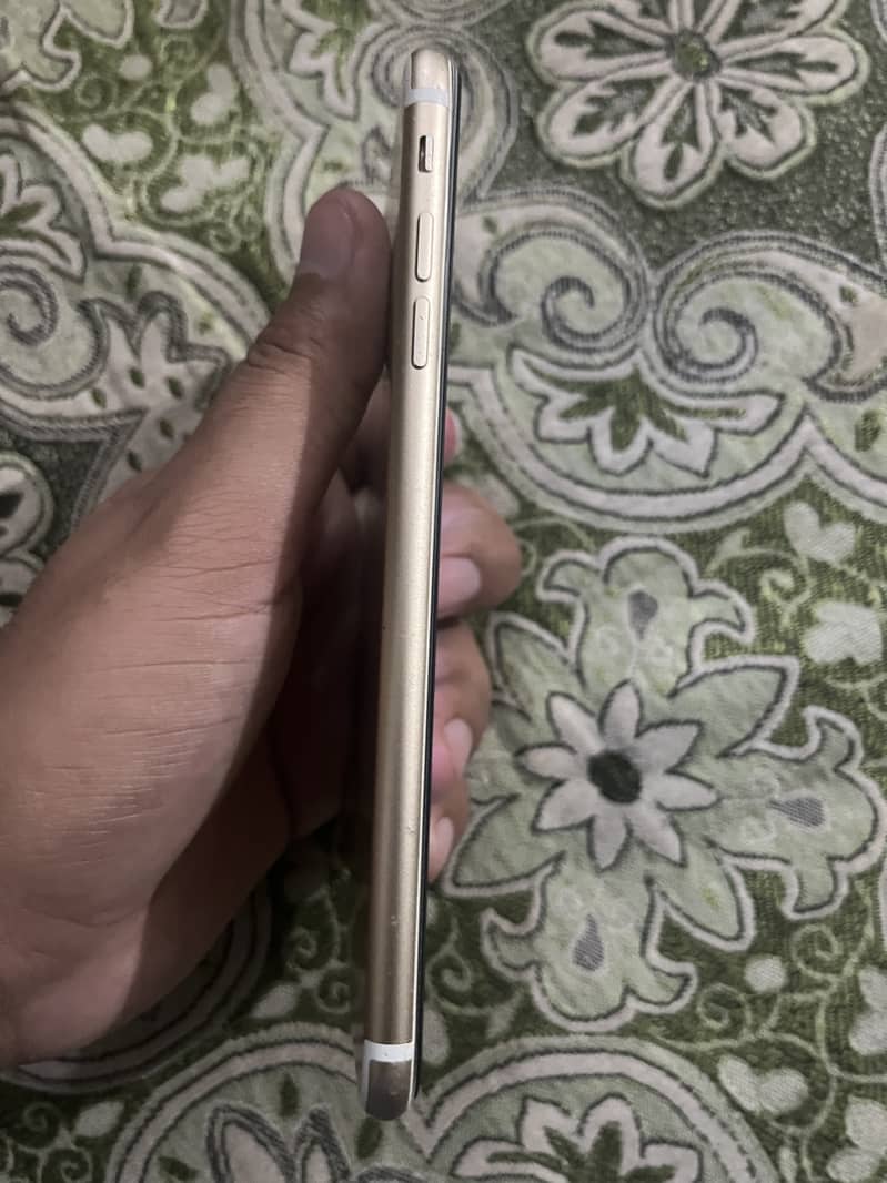 Apple iPhone 7 Plus 4