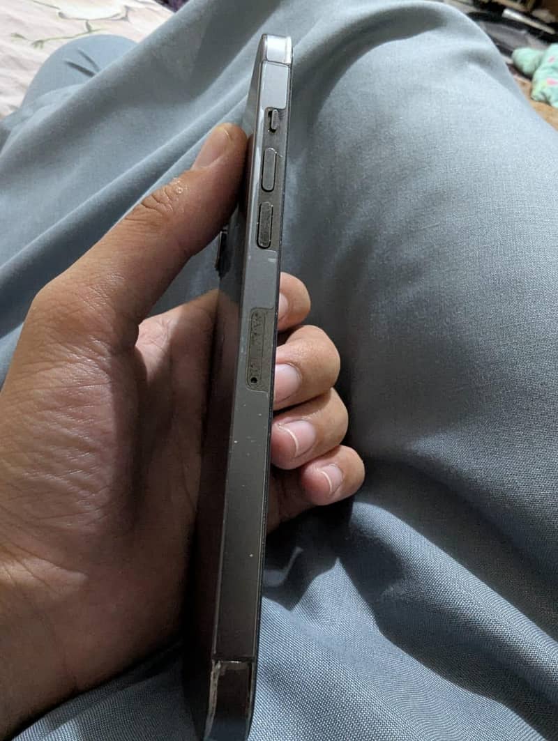 Iphone 12 pro max 1