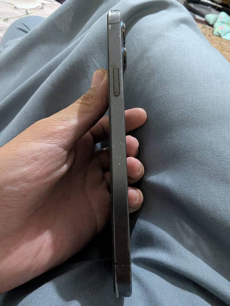 Iphone 12 pro max 2