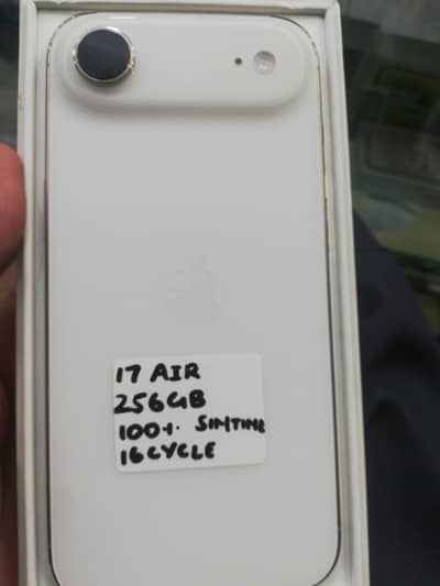 Apple iPhone 17 Air 256gb Golden 16 c 100 health complete box