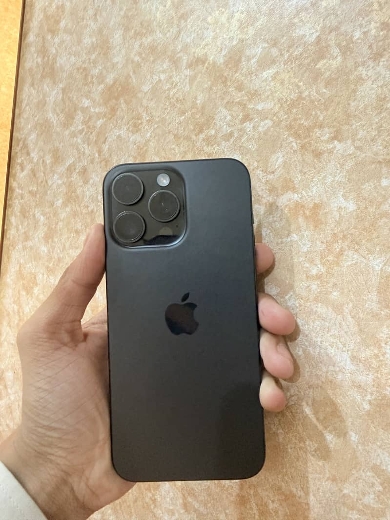 iPhone 15 pro max 3
